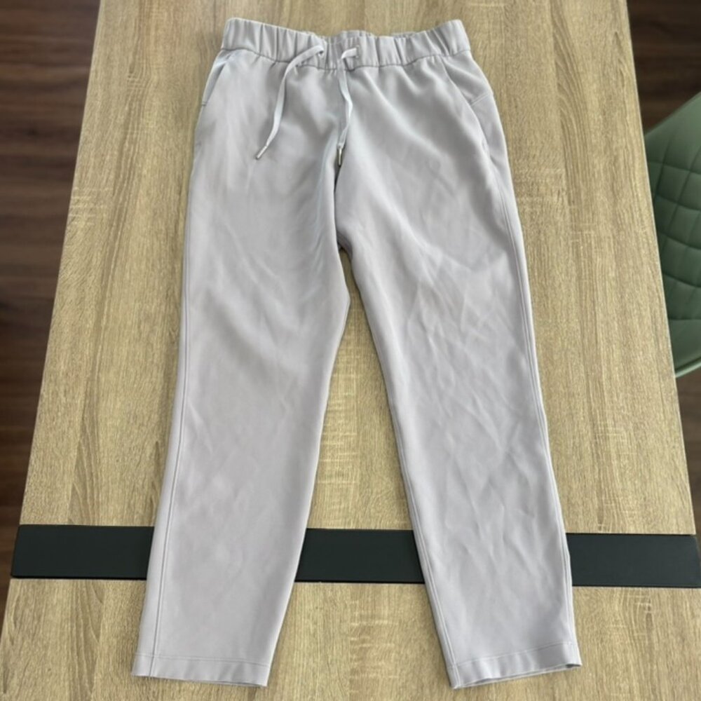 Lululemon Gray Drawstring Joggers Size 6 Athleisure Pants Workout Lounge